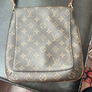 Authentic Louis Vuitton monogram musette LV canvas GM Crossbody bag.code SP0042